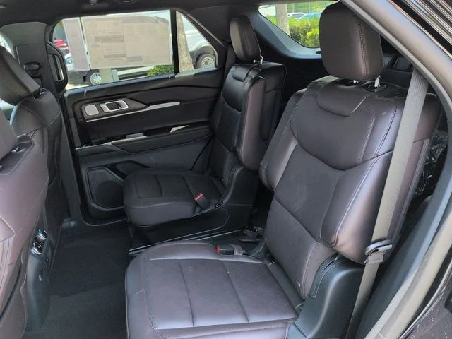 New 2026 Agate Black Metallic Ford Platinum™ image 14