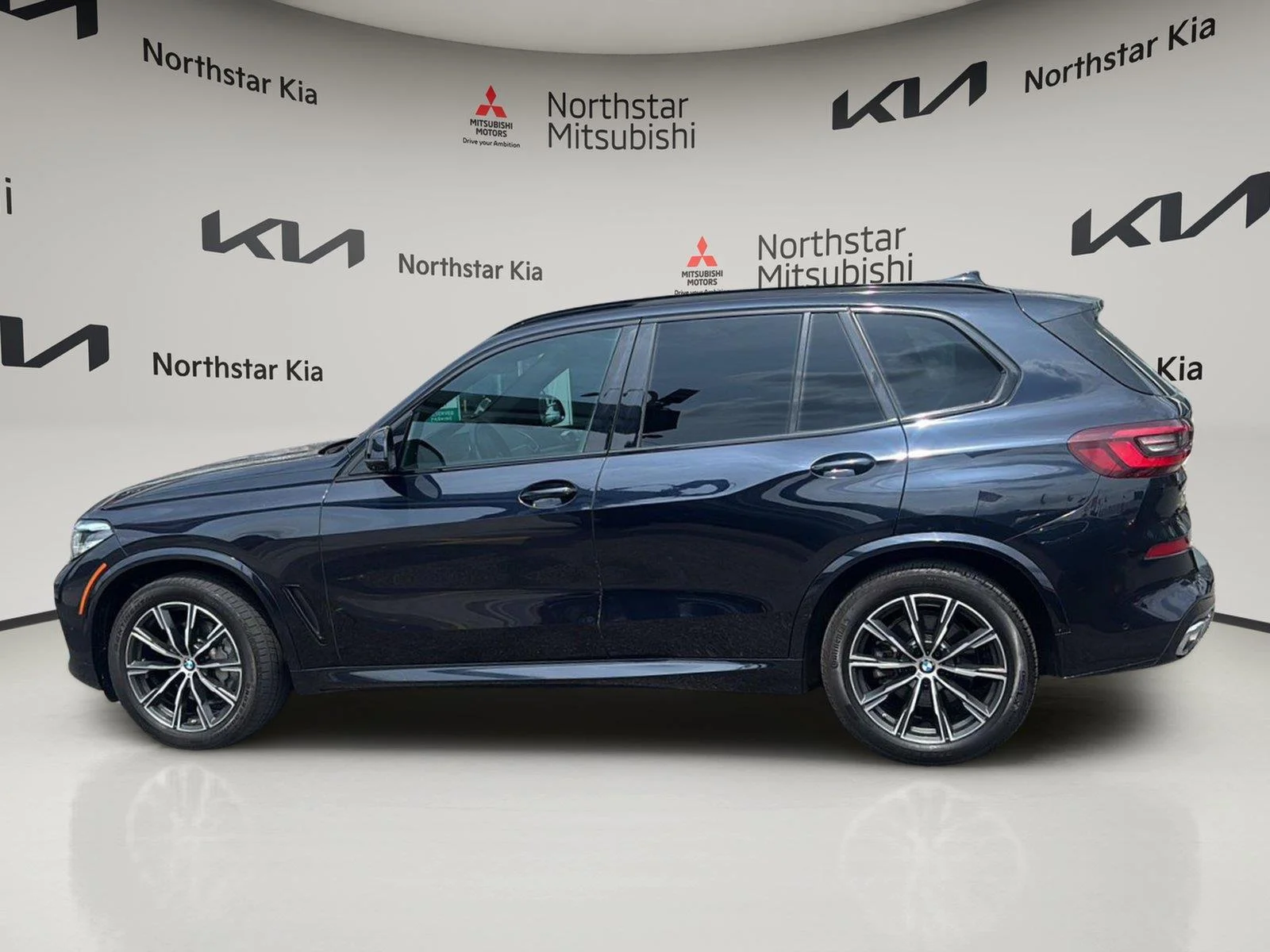 Used 2023 Carbon Black Metallic BMW xDrive40i image 4