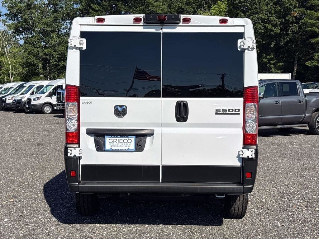 Used 2025 White Ram Base image 4