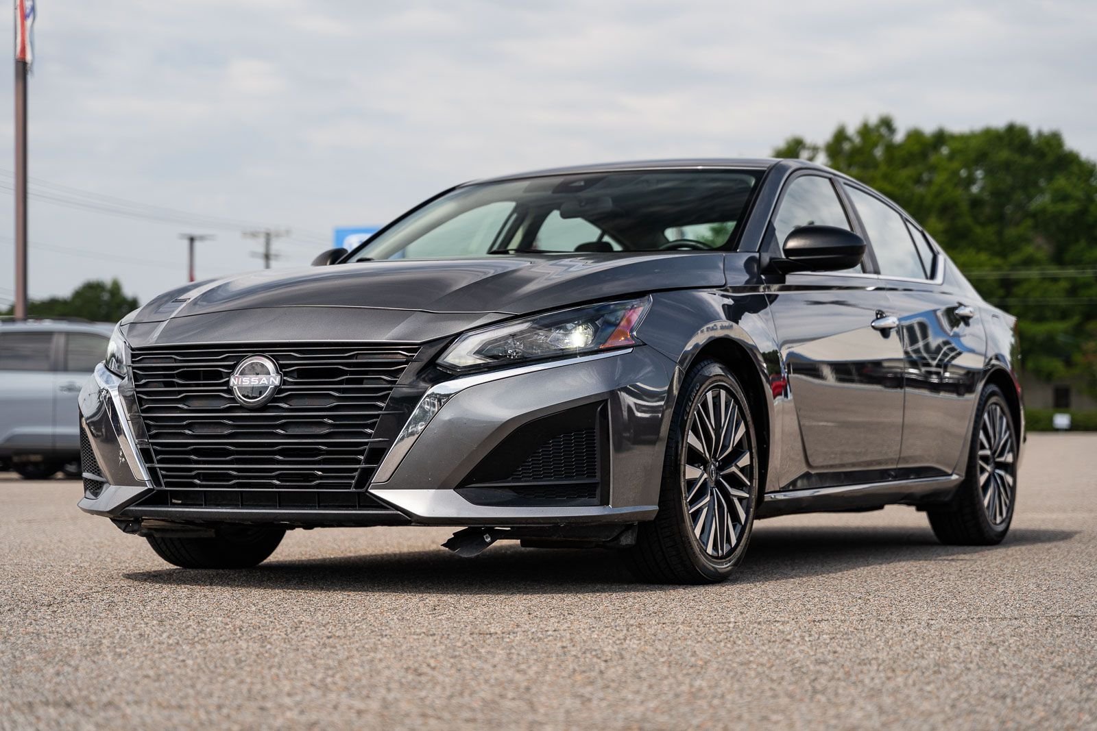 Used 2024 Gray Nissan 2.5 SV image 3
