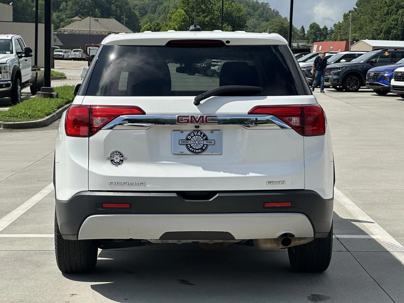 Used 2019 Summit White GMC SLE image 6