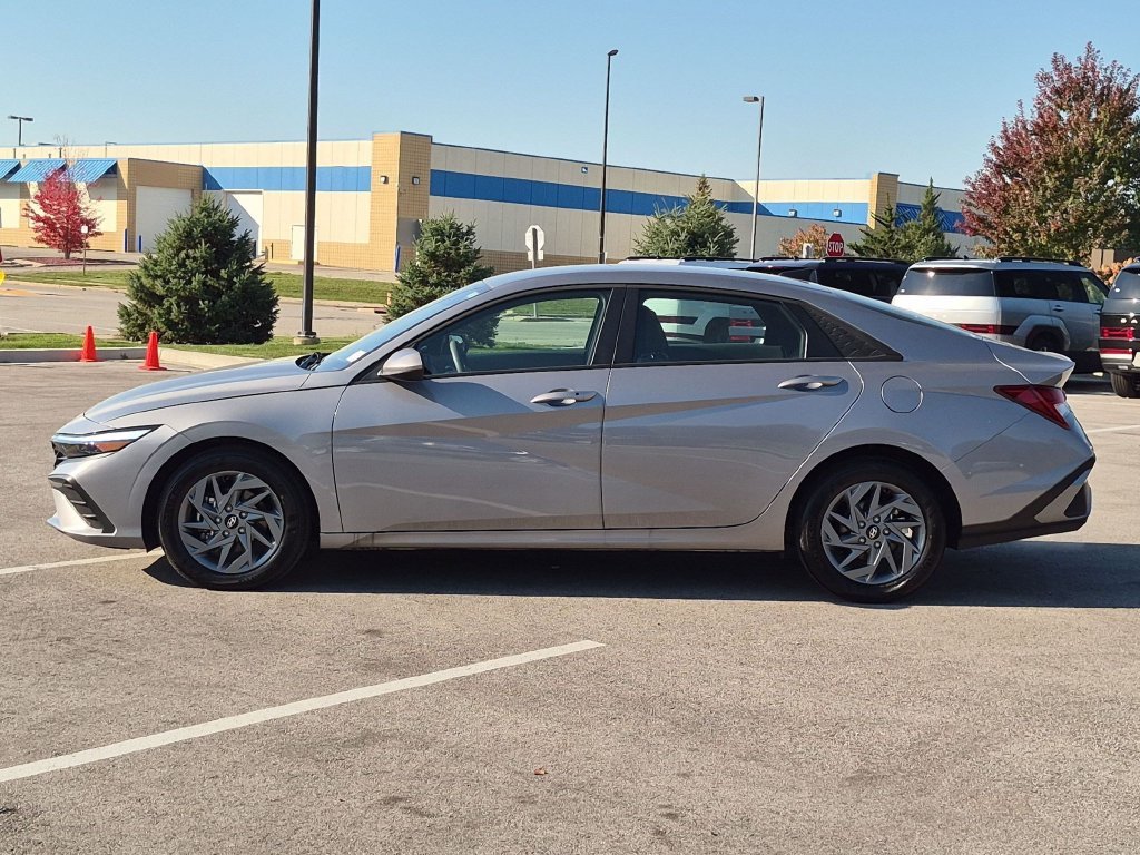 Certified Used 2026 Silver Hyundai Blue image 4