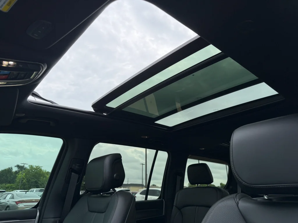 Used 2026 BLACK Jeep Upland image 31