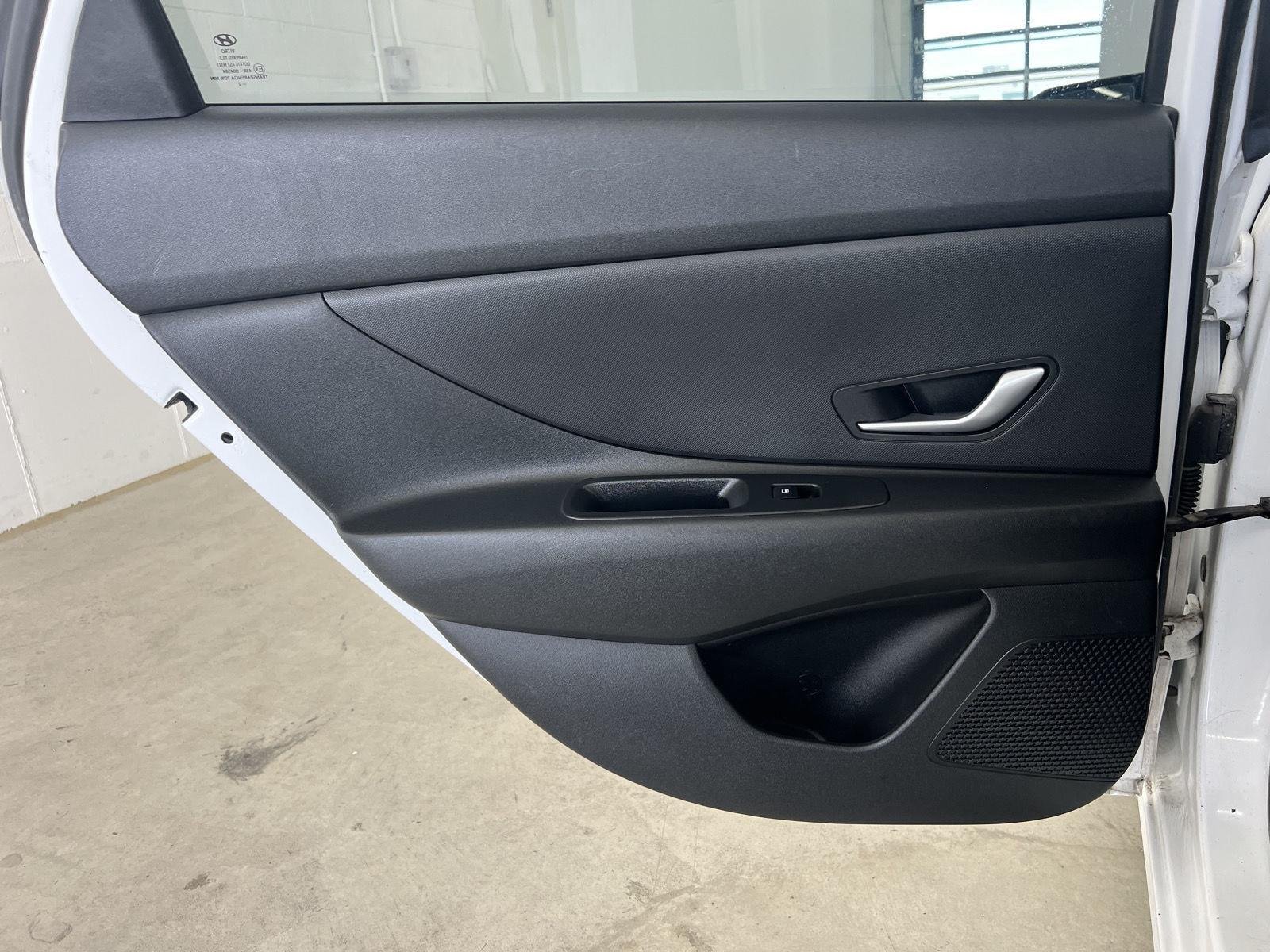 Used 2023 Quartz White Hyundai SEL image 24
