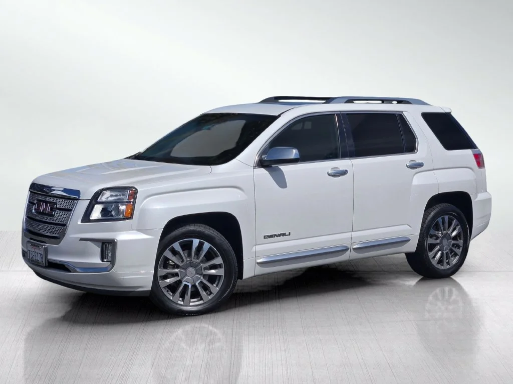 Used 2016 White Frost GMC Denali image 6