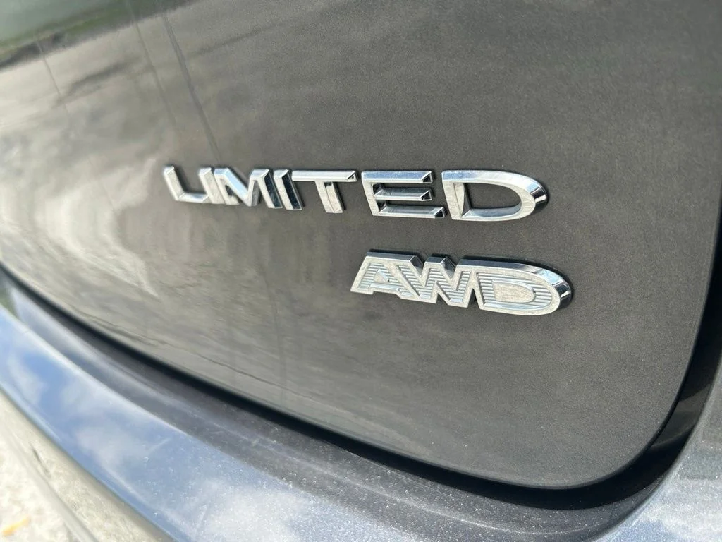 Used 2021 Gray Chrysler Limited image 41