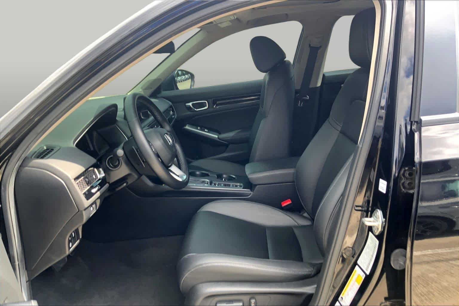 Used 2024 Crystal Black Pearl Honda Touring image 8