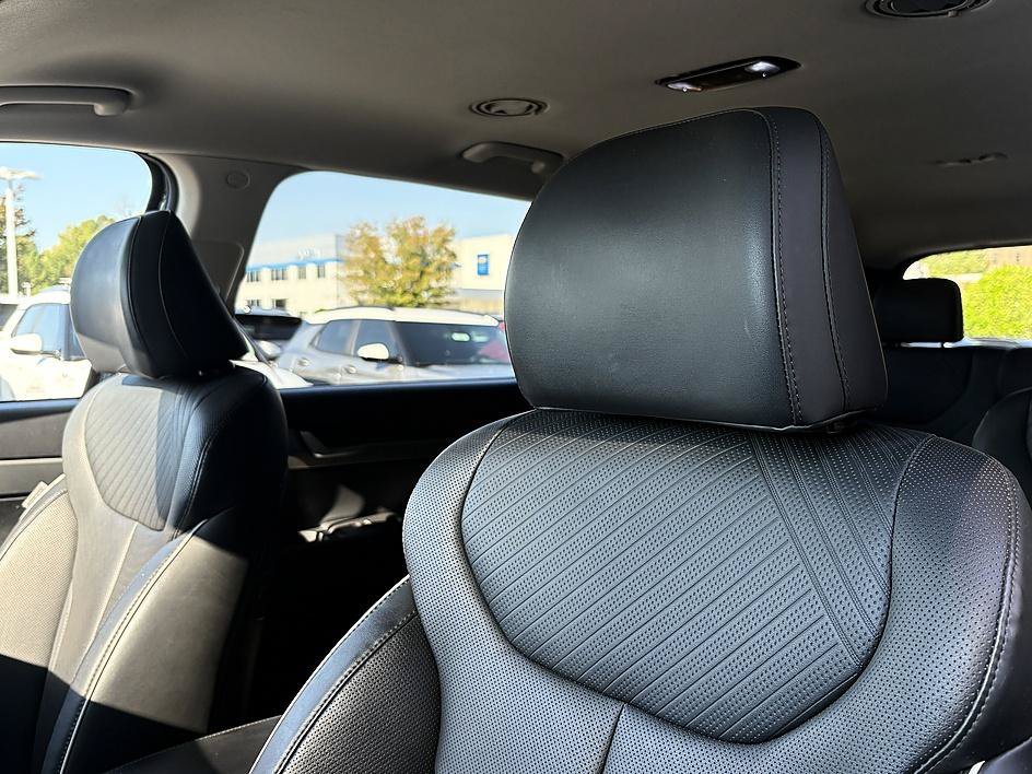 Used 2025 Abyss Black Pearl Hyundai SEL image 17