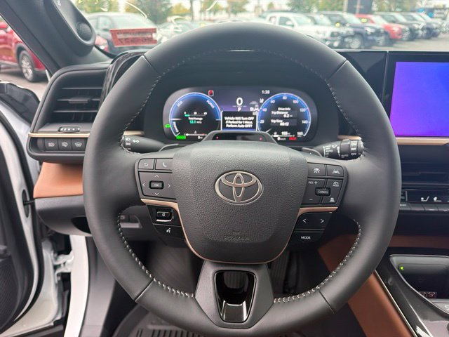 New 2026 Oxygen White with Black roof <sup>1</sup> Toyota  Limited image 15