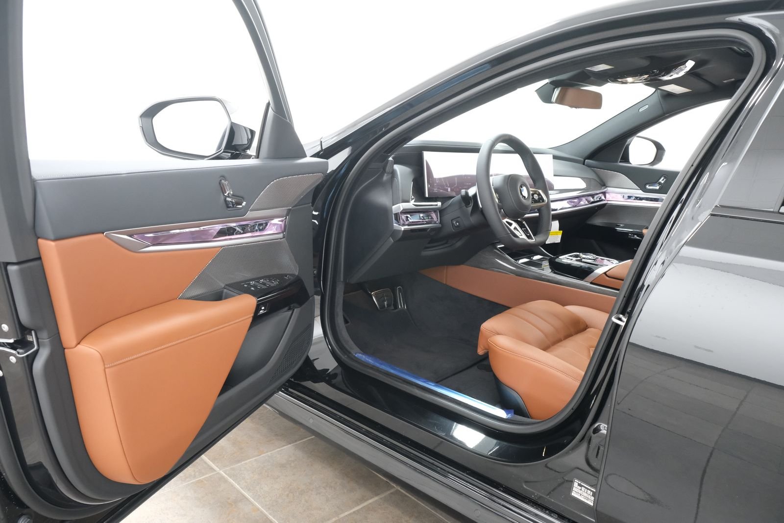 New 2026 Black Sapphire Metallic BMW 760i xDrive image 38