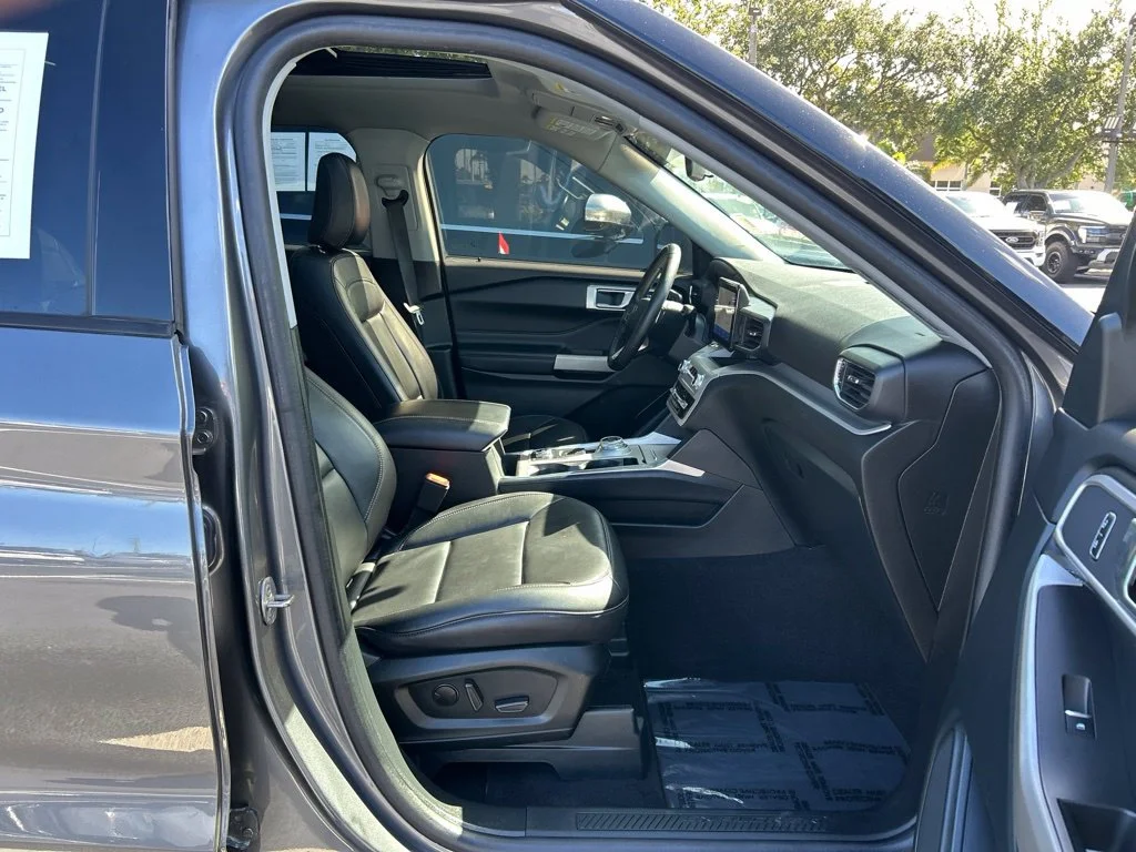 Certified Used 2024 Gray Metallic Ford XLT image 40