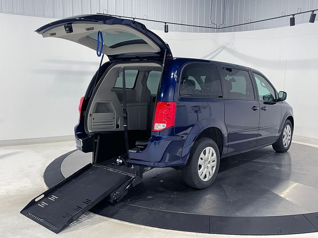 Used 2017 Blue Dodge SE image 11
