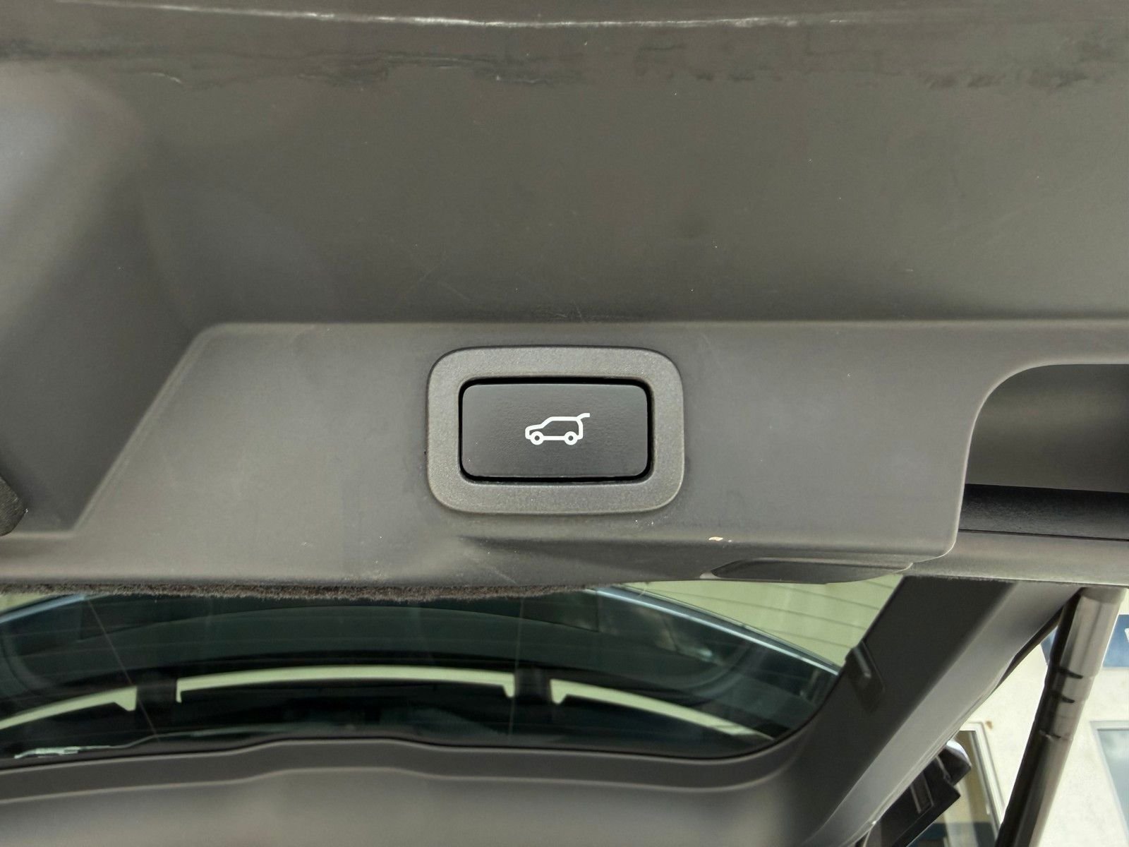 Used 2019 Black Land Rover Autobiography image 16