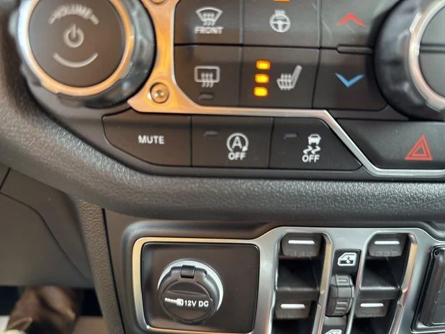 2025 Jeep Gladiator Willys - Photo 39