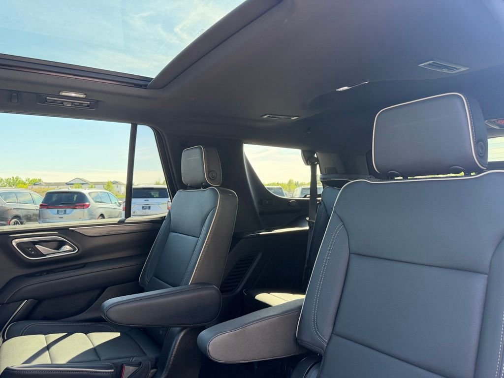 Used 2023  GMC SLT image 25