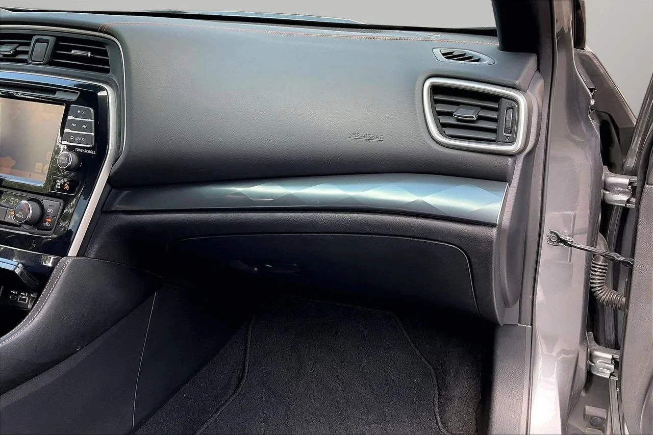 Certified Used 2021 Gray Nissan SR image 21
