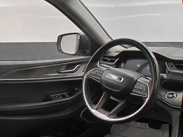 Used 2021 Silver Jeep Limited image 35