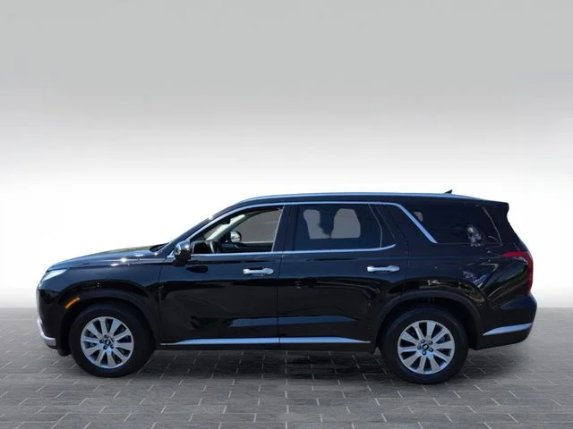 Used 2025 Black Hyundai SEL image 4