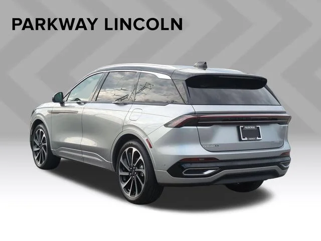 Used 2024 Silver Lincoln Black Label image 3