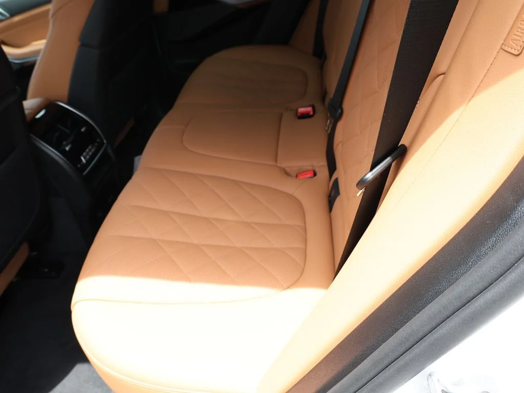 Used 2026 White BMW sDrive40i image 22