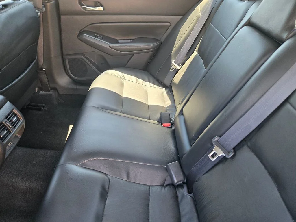 Used 2019 Black Nissan 2.5 SL image 9
