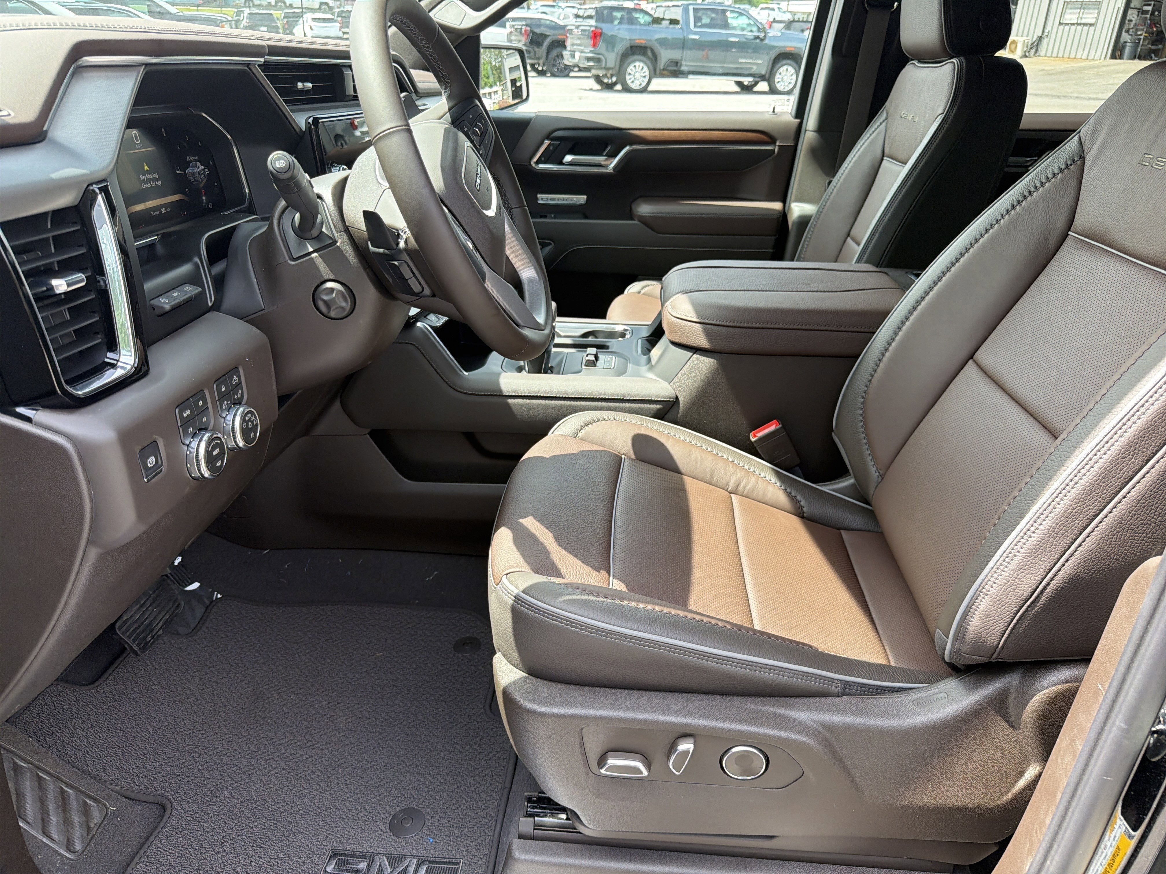 2026 GMC Sierra 1500 Denali - Photo 9