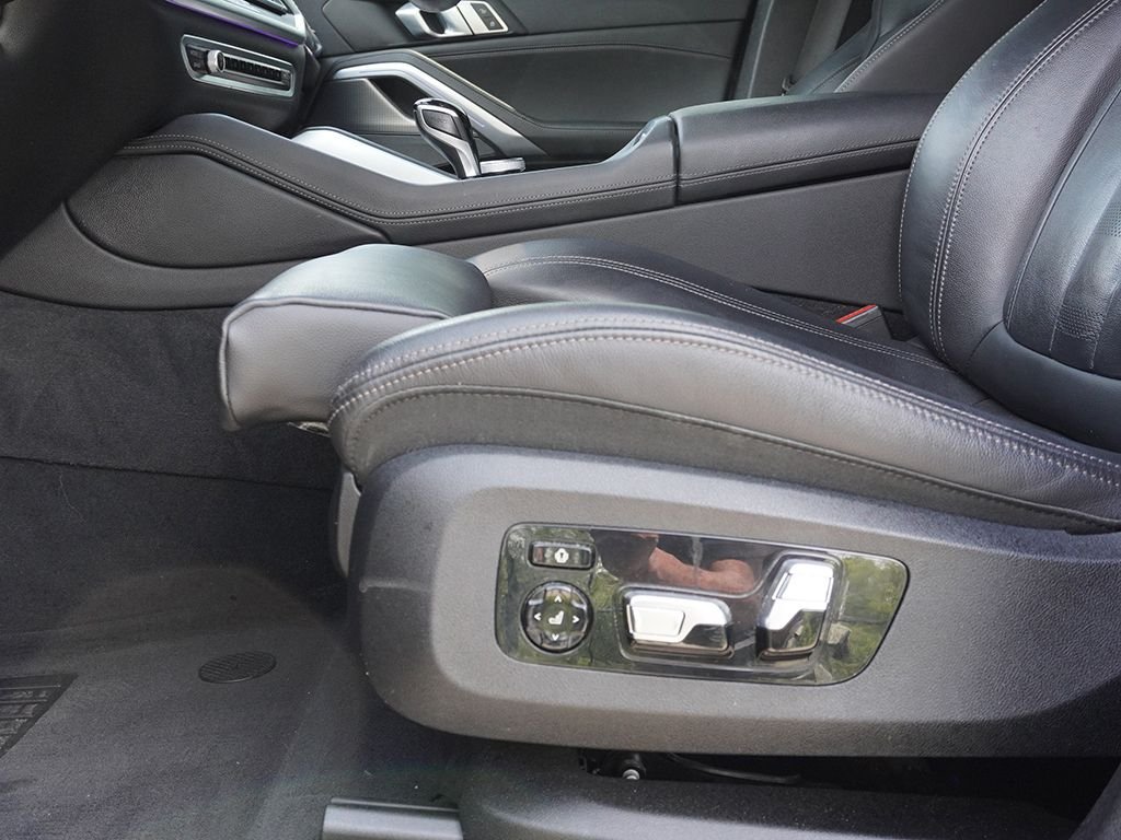Used 2022 Black BMW xDrive40i image 30