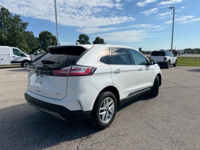 Used 2022 Star White Metallic Tri-Coat Ford SEL image 13