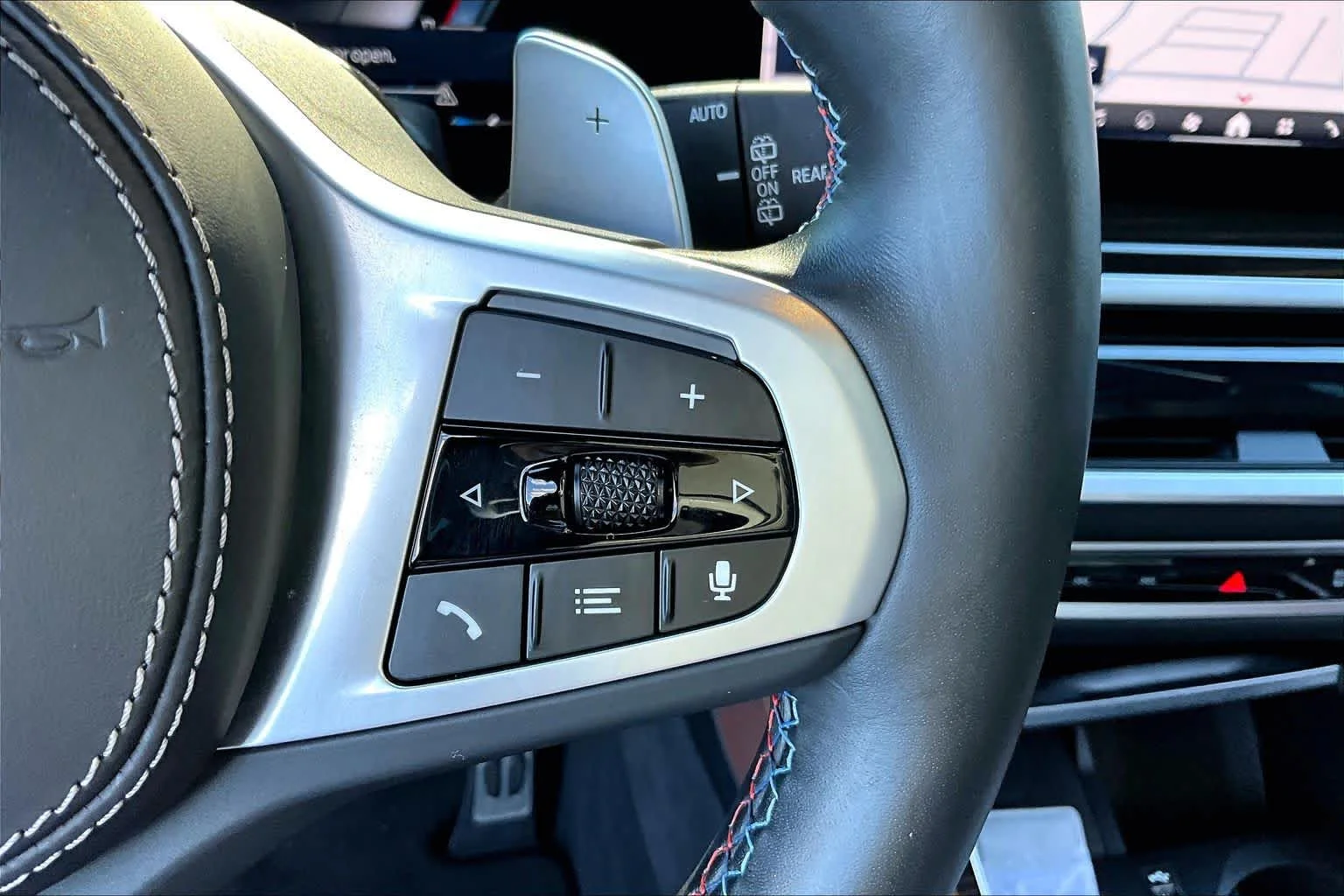Used 2025 Brooklyn Grey Metallic BMW M60i image 24