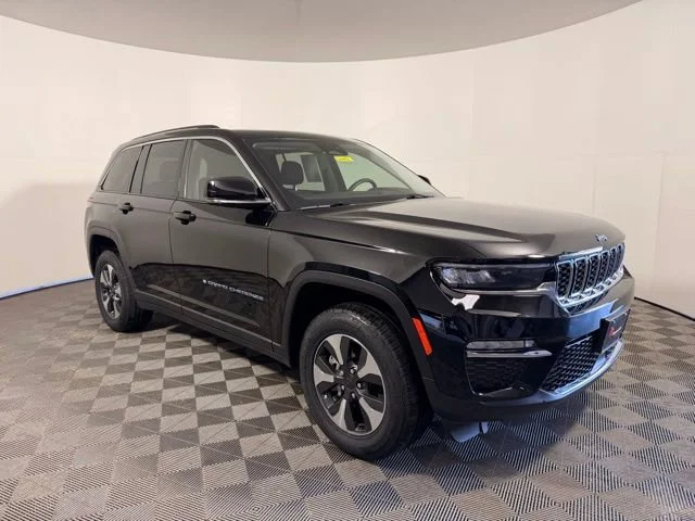 2022 Jeep Grand Cherokee 4xe 4x4's photo
