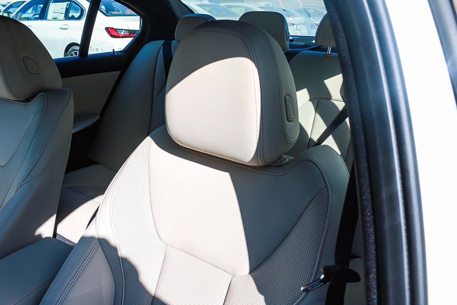 New 2026 Alpine White BMW 330i NA xDrive image 25