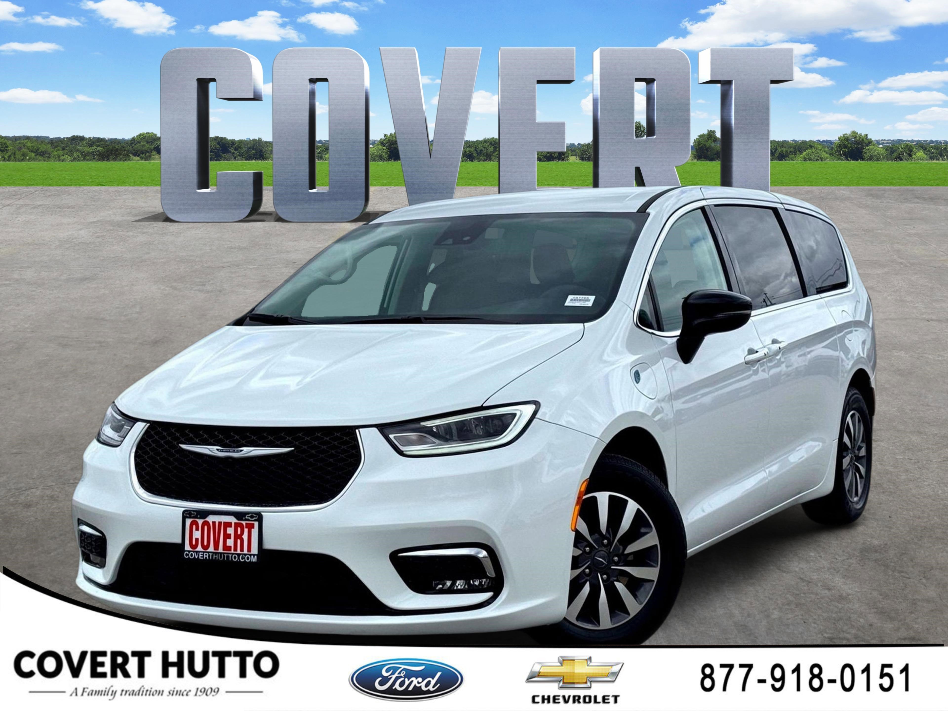 2024 Chrysler Pacifica Hybrid Select PHEV's photo