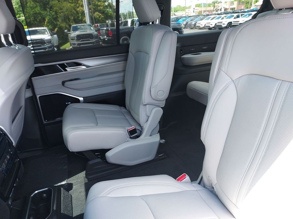 New 2026 High Gloss Black Exterior Paint Jeep Limited Reserve image 29