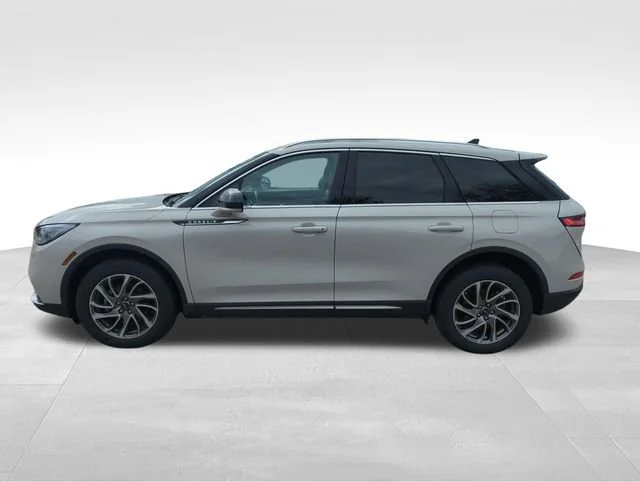 Used 2021 White Lincoln Standard image 2