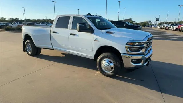 New 2026 Bright White Clear-Coat Exterior Paint RAM Tradesman image 2