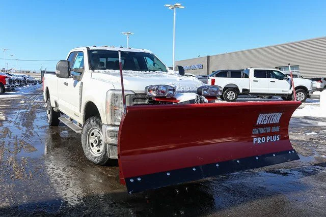 New 2026 Oxford White Ford XL image 3