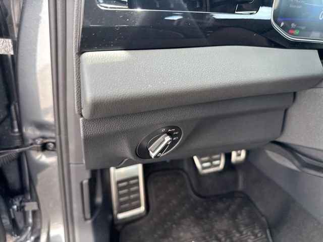 New 2026 Platinum Gray Volkswagen 1.5T Sport image 24