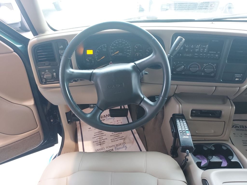 Used 2001 Green GMC SLE image 16