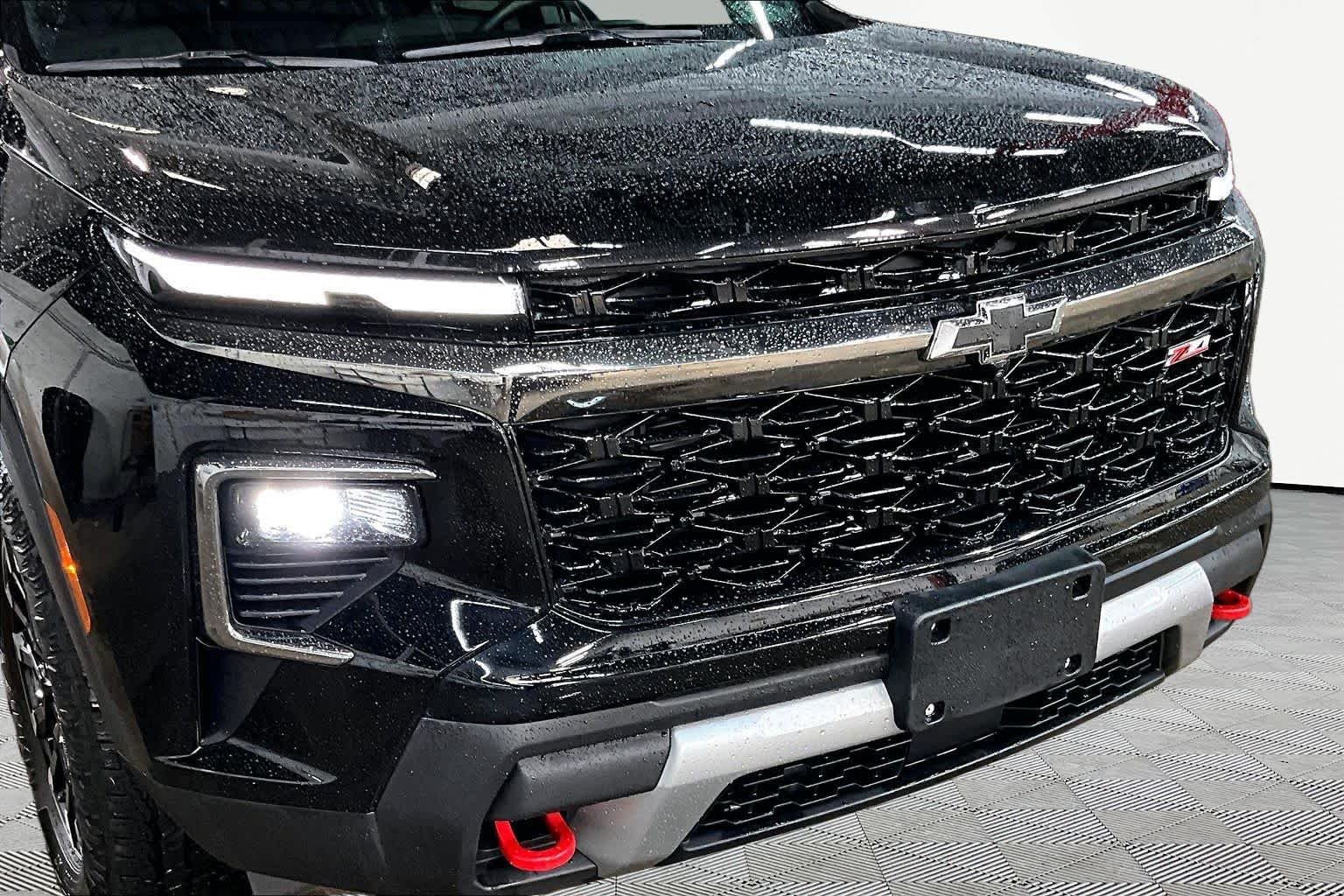Used 2024 Mosaic Black Metallic Chevrolet AWD Z71 image 30