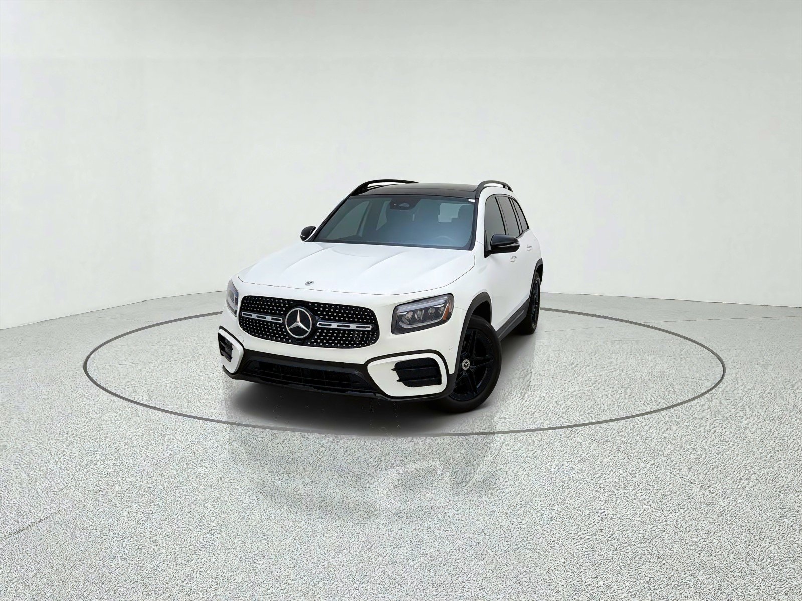 Used 2024 Polar White Mercedes-Benz AMG® Line Package image 2