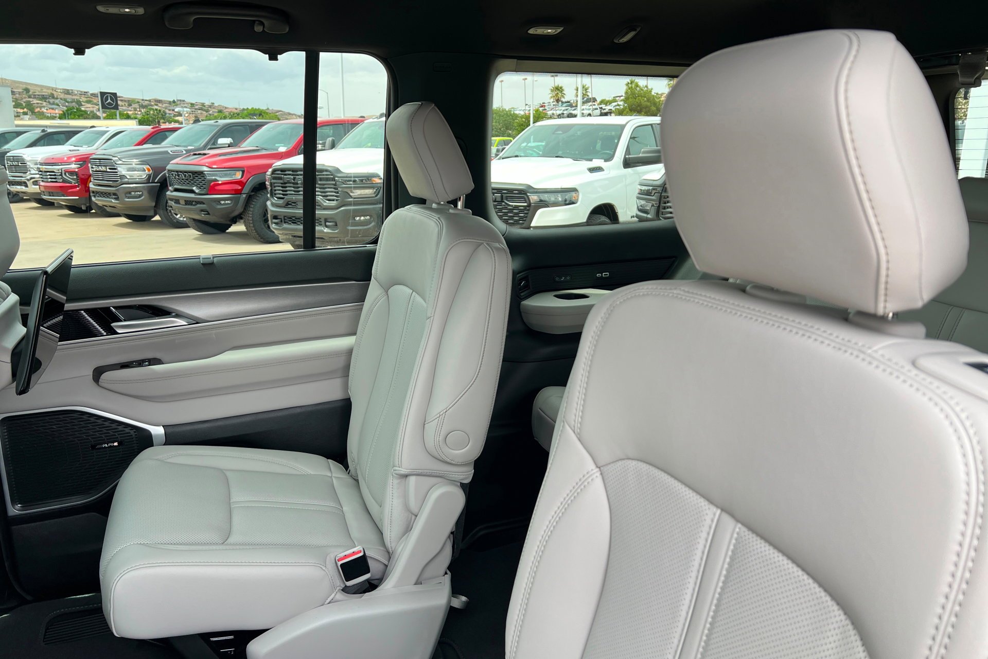 New 2026 Fathom Blue Pearl-Coat Exterior Paint (Late Availability) Jeep Limited Altitude image 21