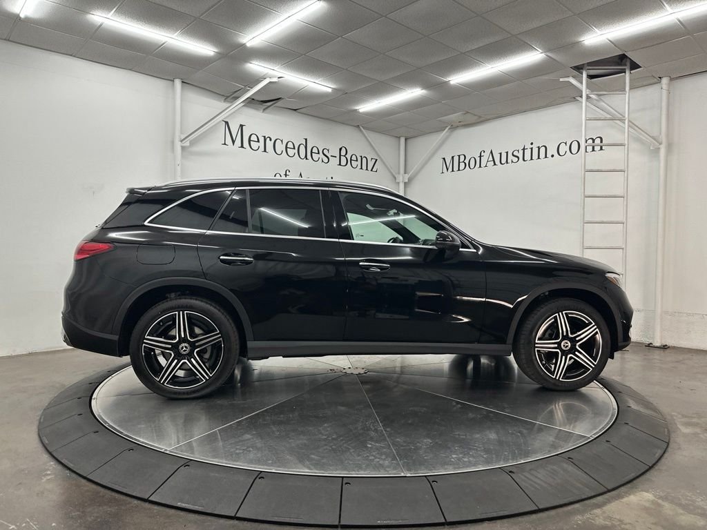 New 2026 Black Mercedes-Benz GLC 300 image 8