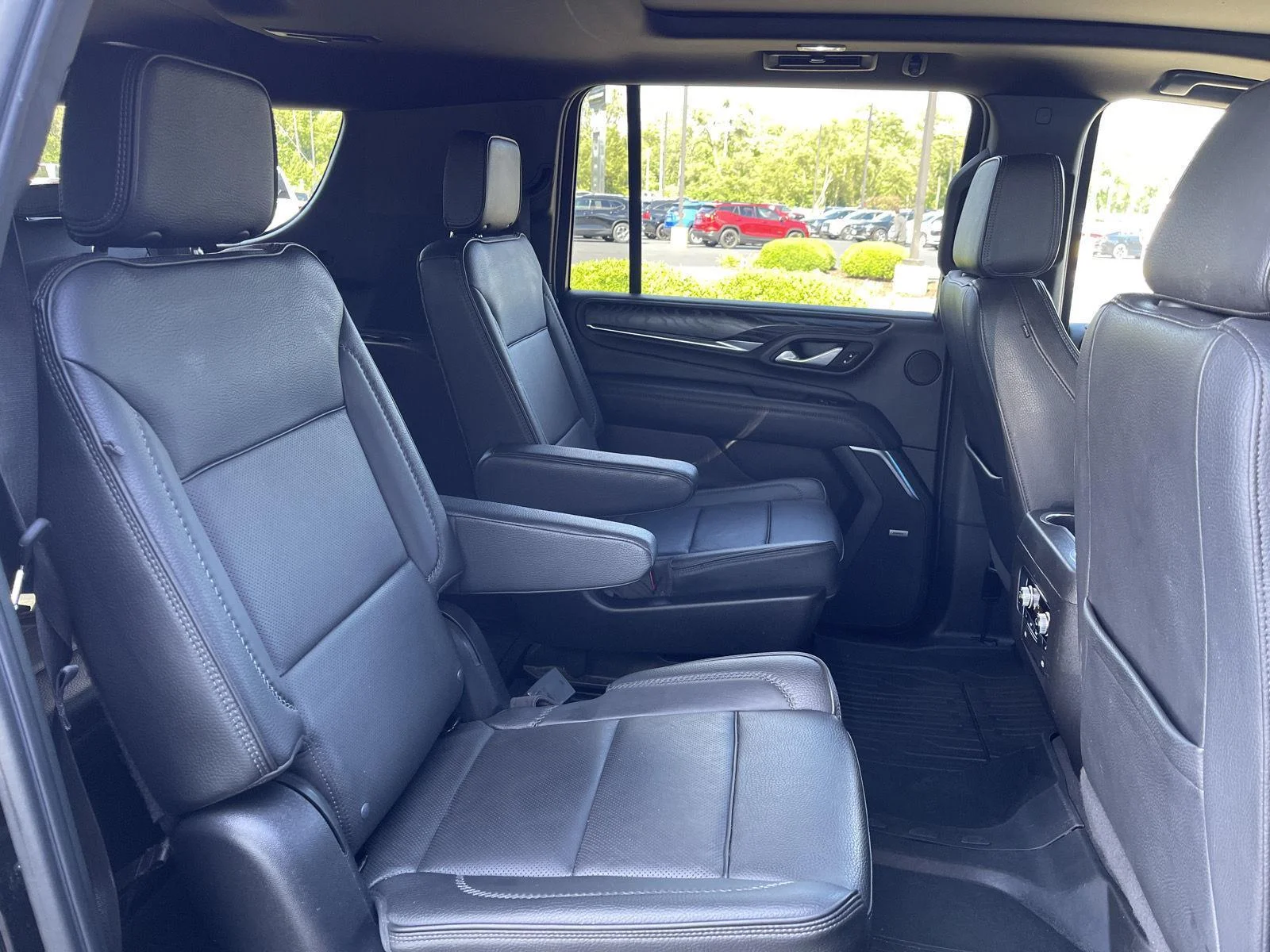 Used 2022 Onyx Black GMC Denali image 39