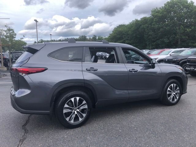 Used 2023 Gray Toyota XLE image 3