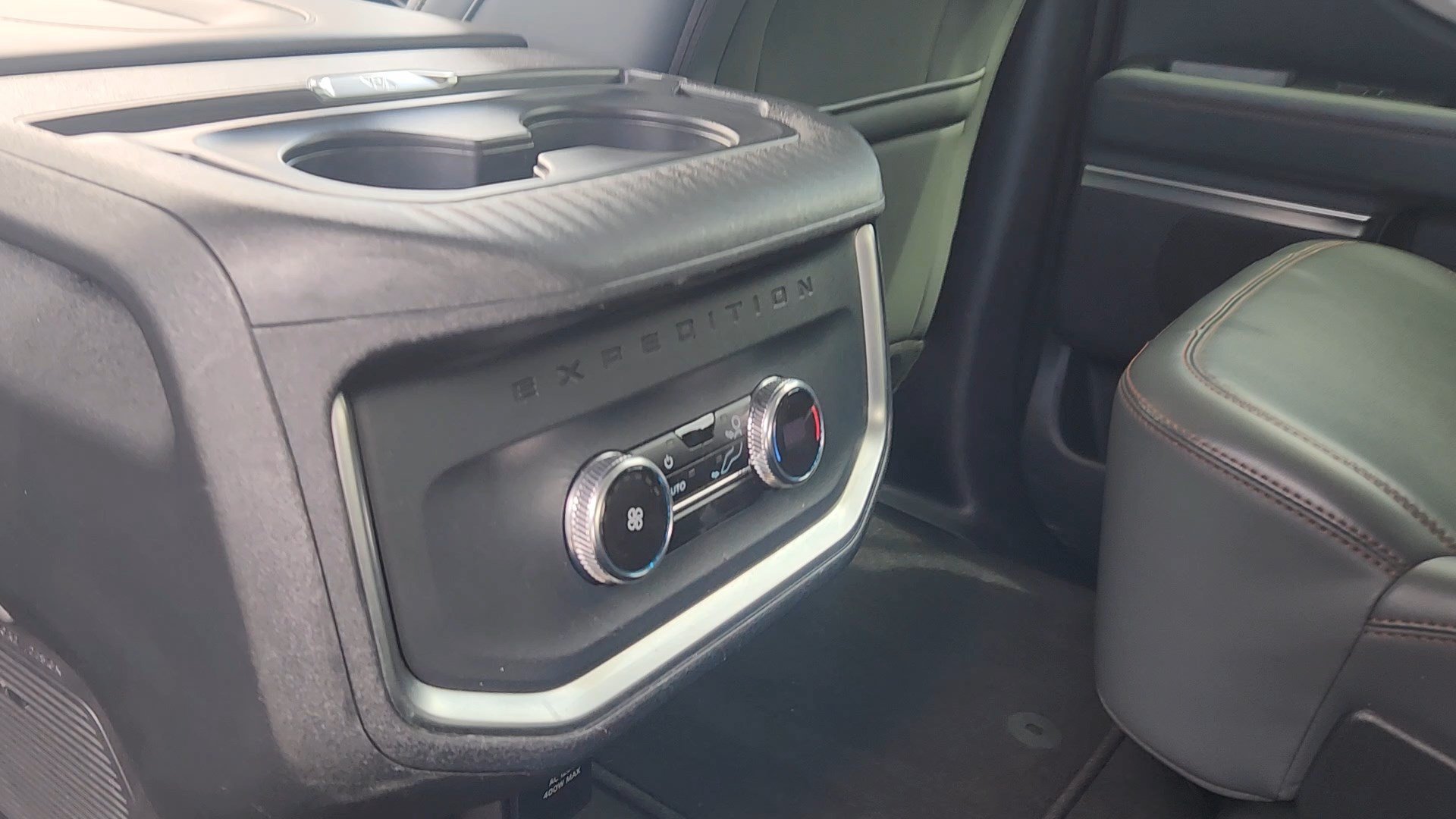 Used 2025 Agate Black Metallic Ford Active image 23