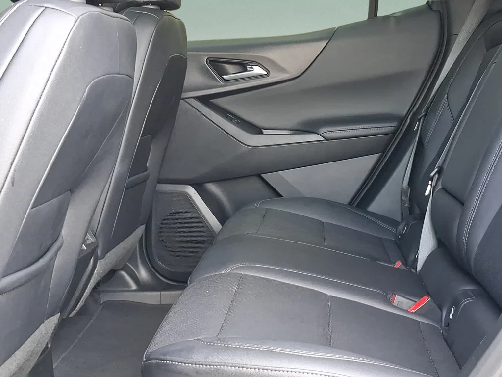 Used 2025 Mosaic Black Metallic Chevrolet LT image 21