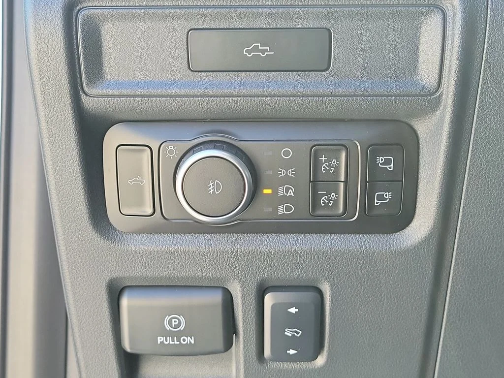 New 2026 Iconic Silver Metallic Ford Lariat® image 27