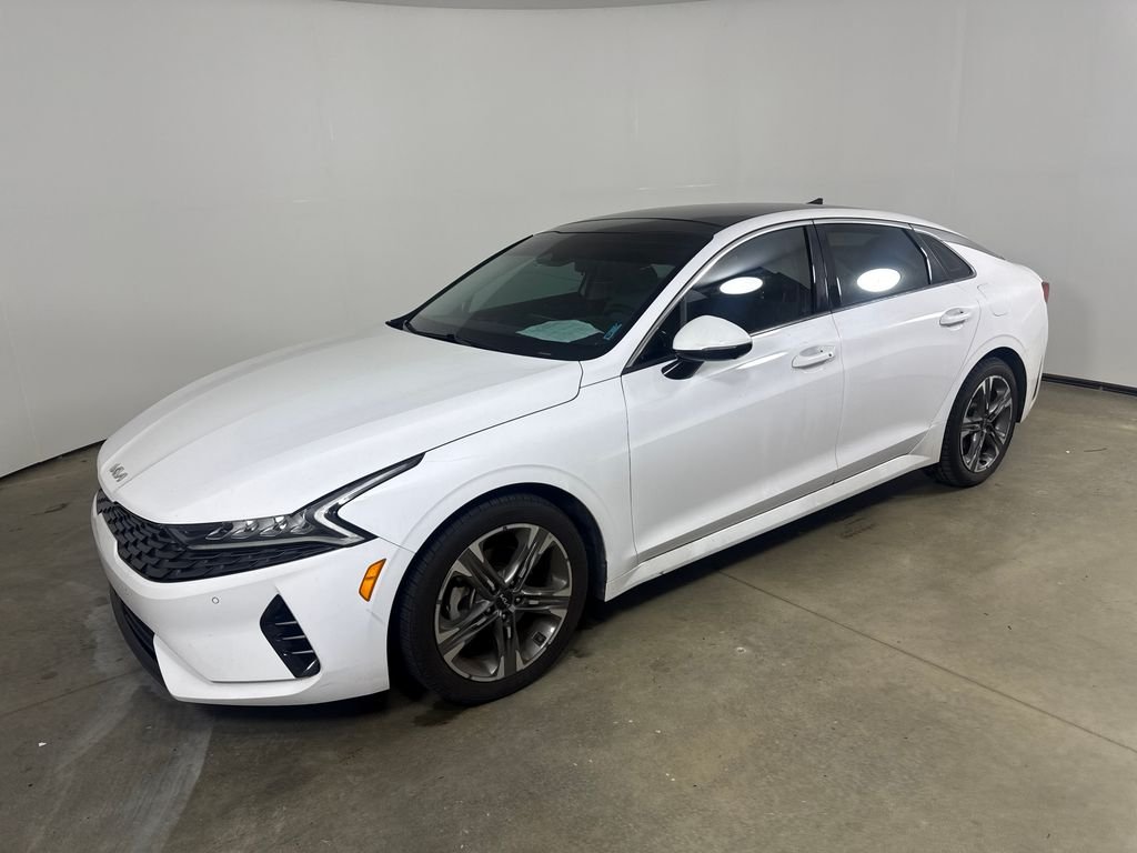 Used 2022 White Kia EX image 13