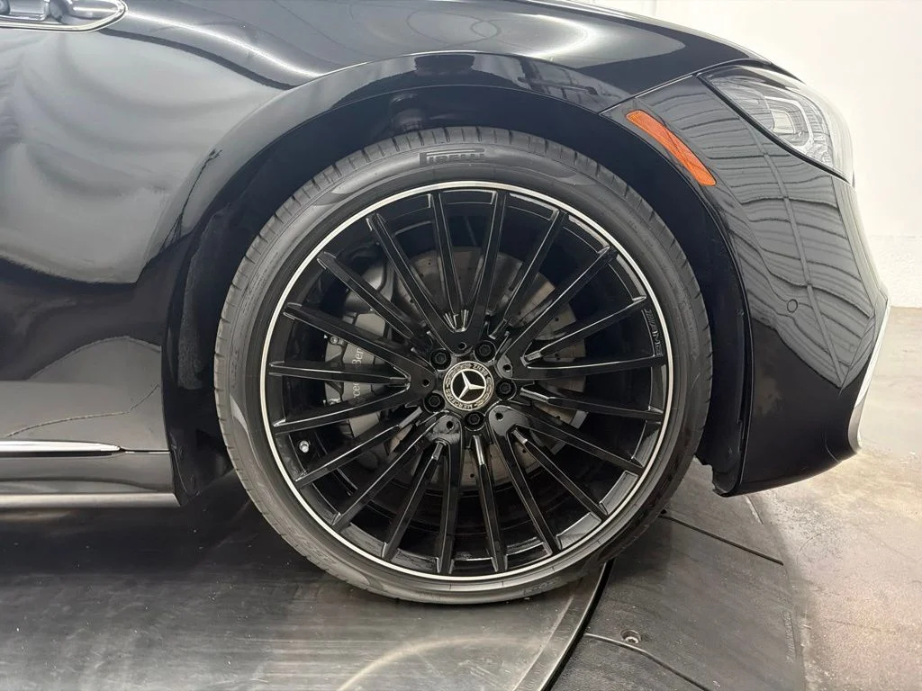 New 2027 Black Mercedes-Benz S 580 image 9