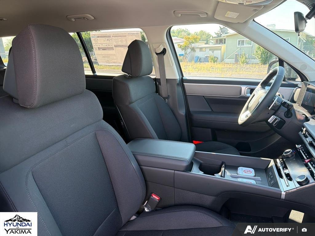 New 2026 Hampton Gray Hyundai SE image 22